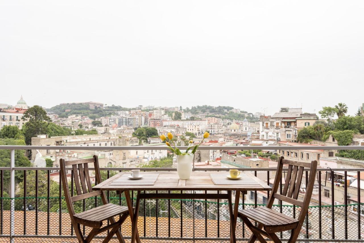 Panoramic Flat Between Materdei And Fontanelle Naples Exterior photo