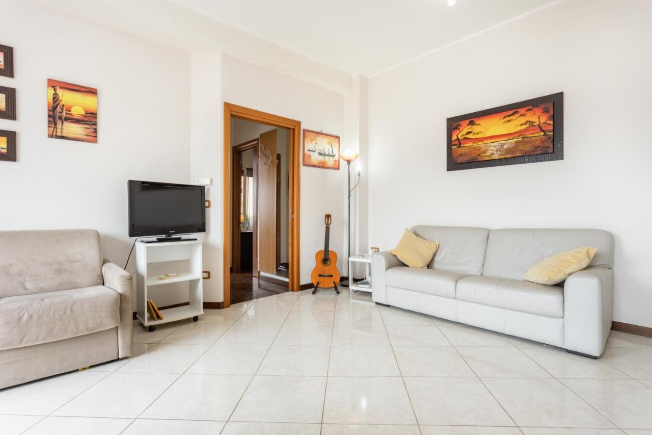 Panoramic Flat Between Materdei And Fontanelle Naples Exterior photo